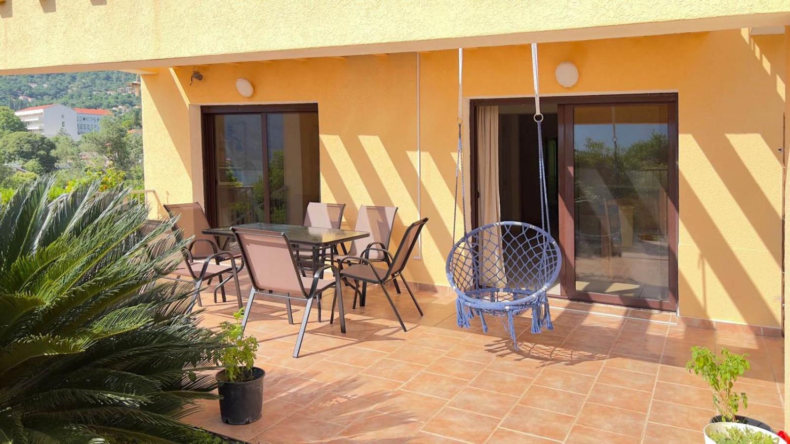 Villa Risan Apartments Eksteriør bilde