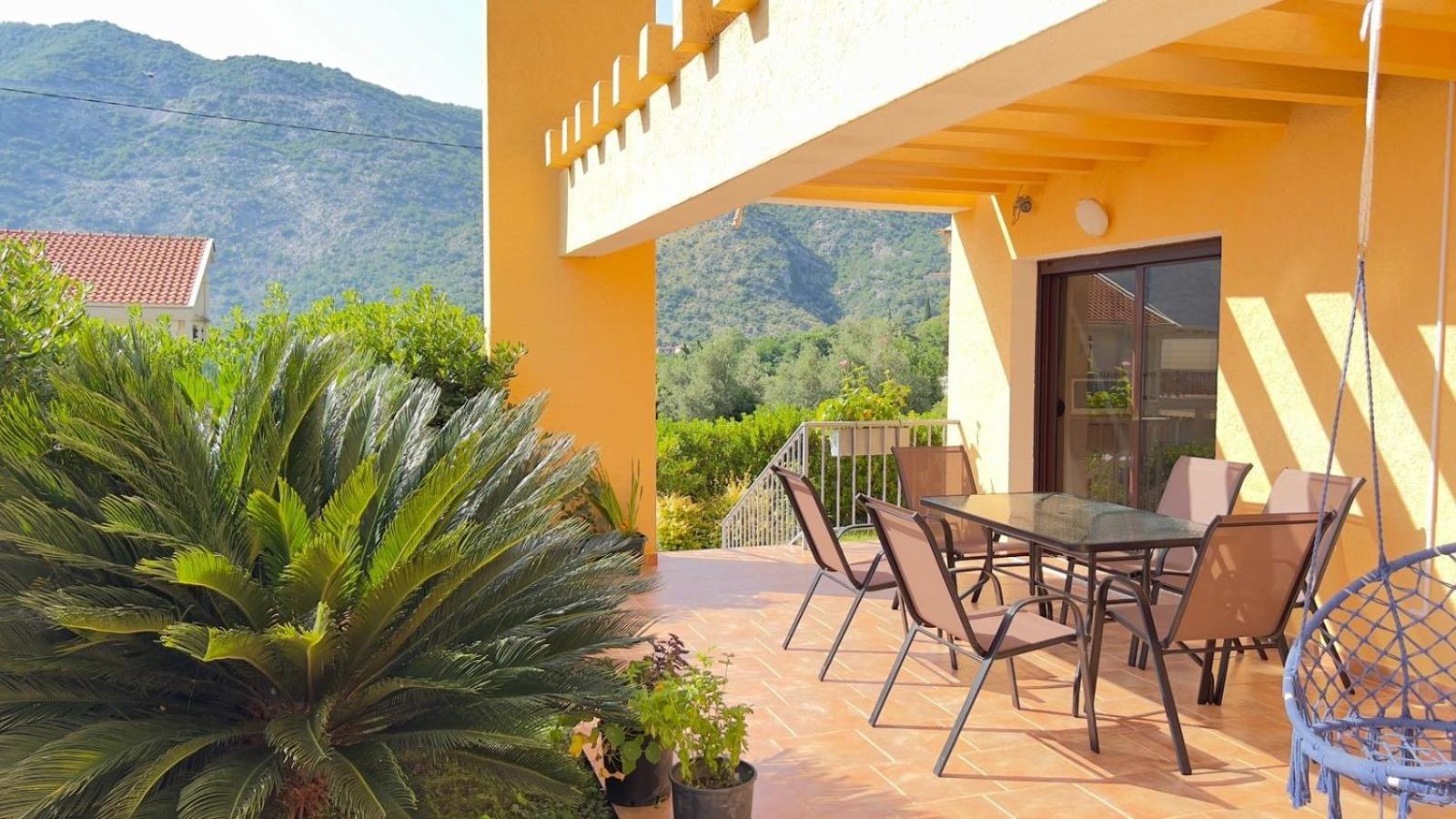 Villa Risan Apartments Eksteriør bilde