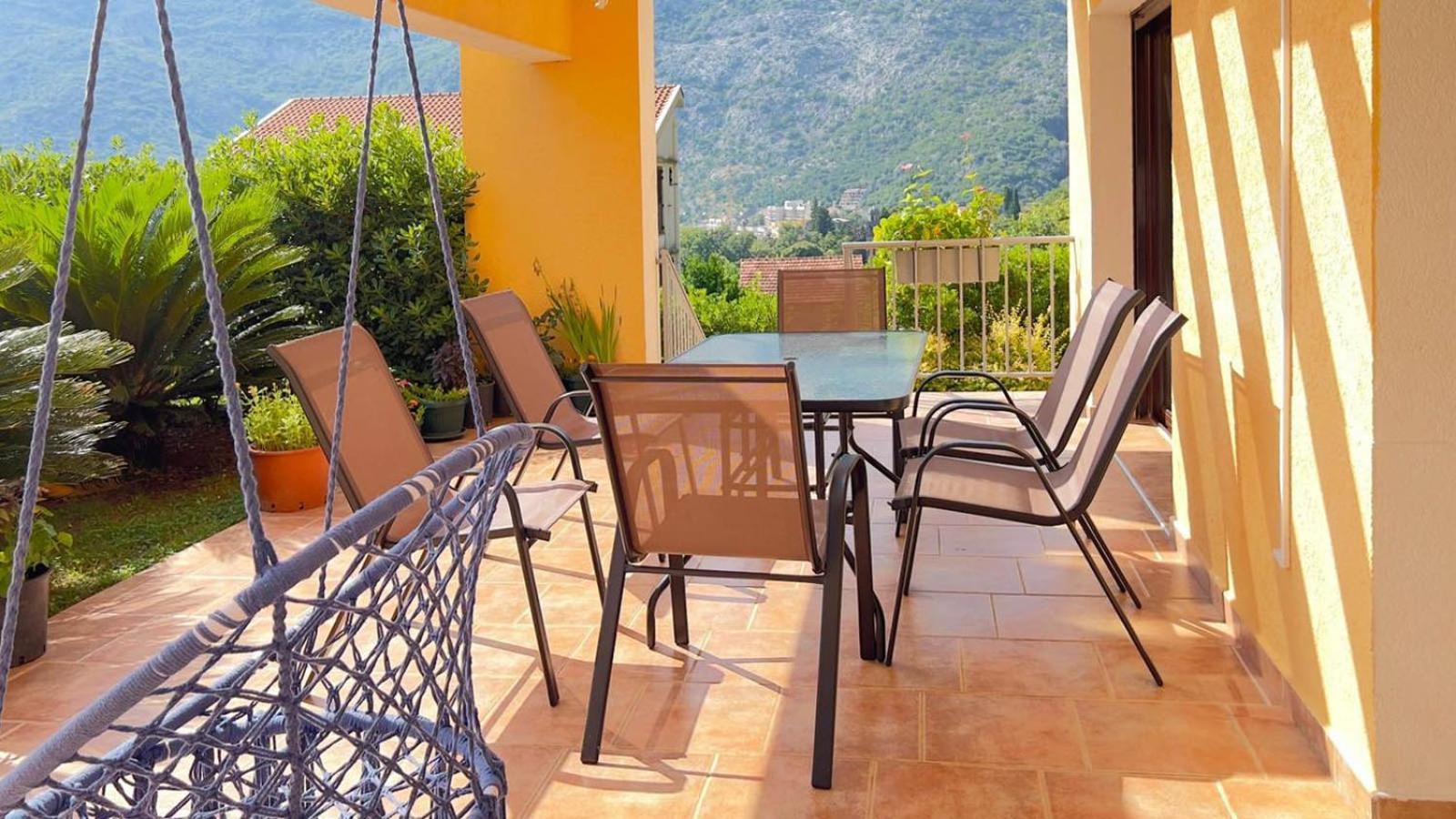 Villa Risan Apartments Eksteriør bilde