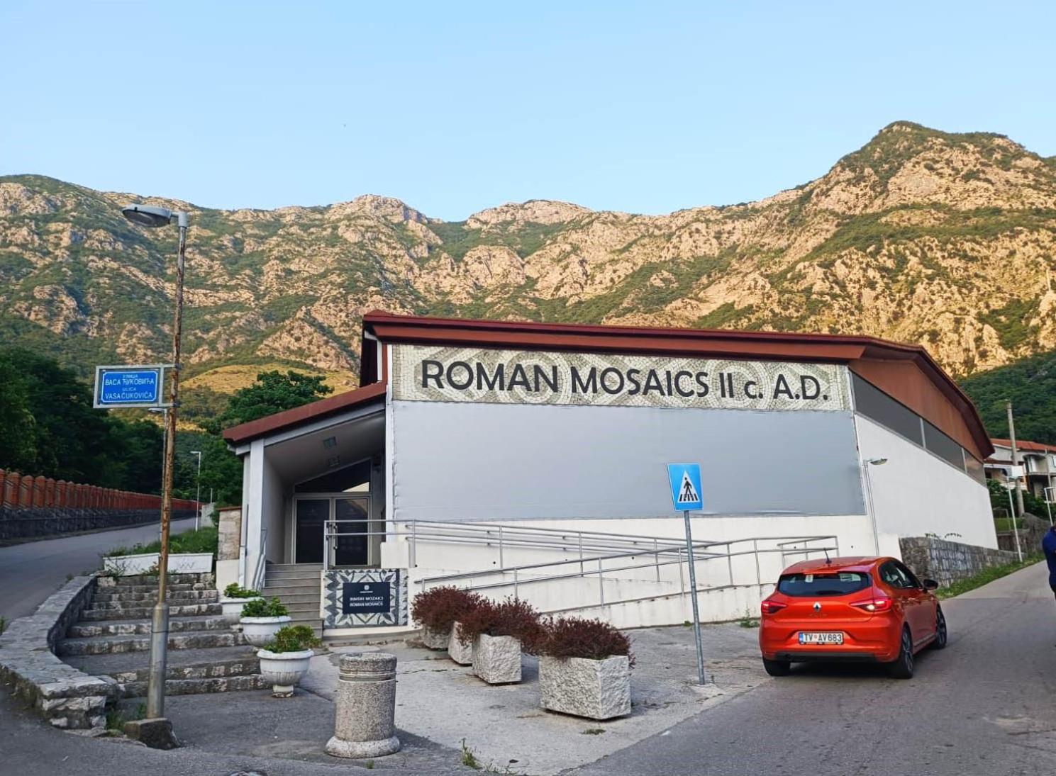 Villa Risan Apartments Eksteriør bilde