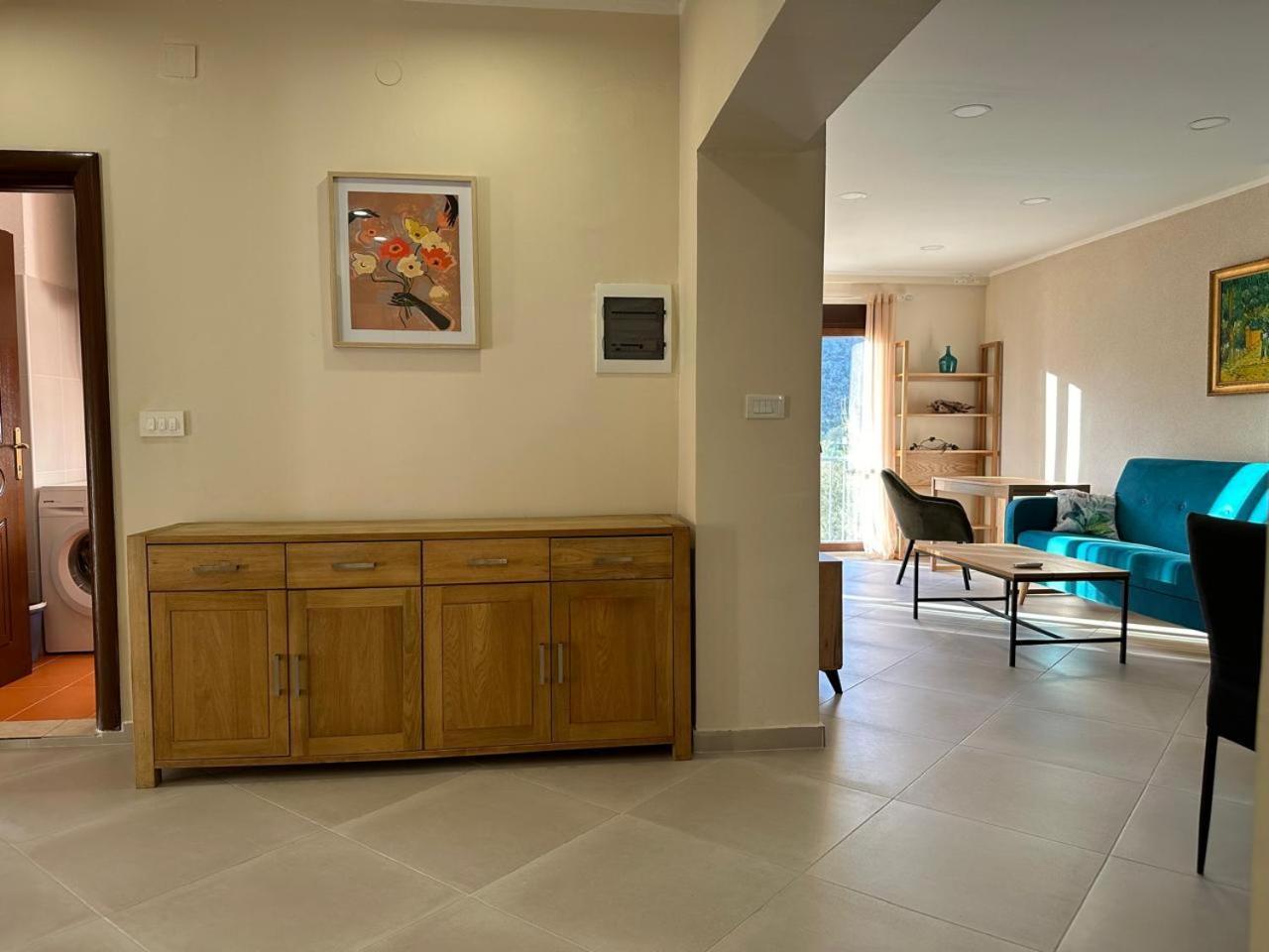 Villa Risan Apartments Eksteriør bilde
