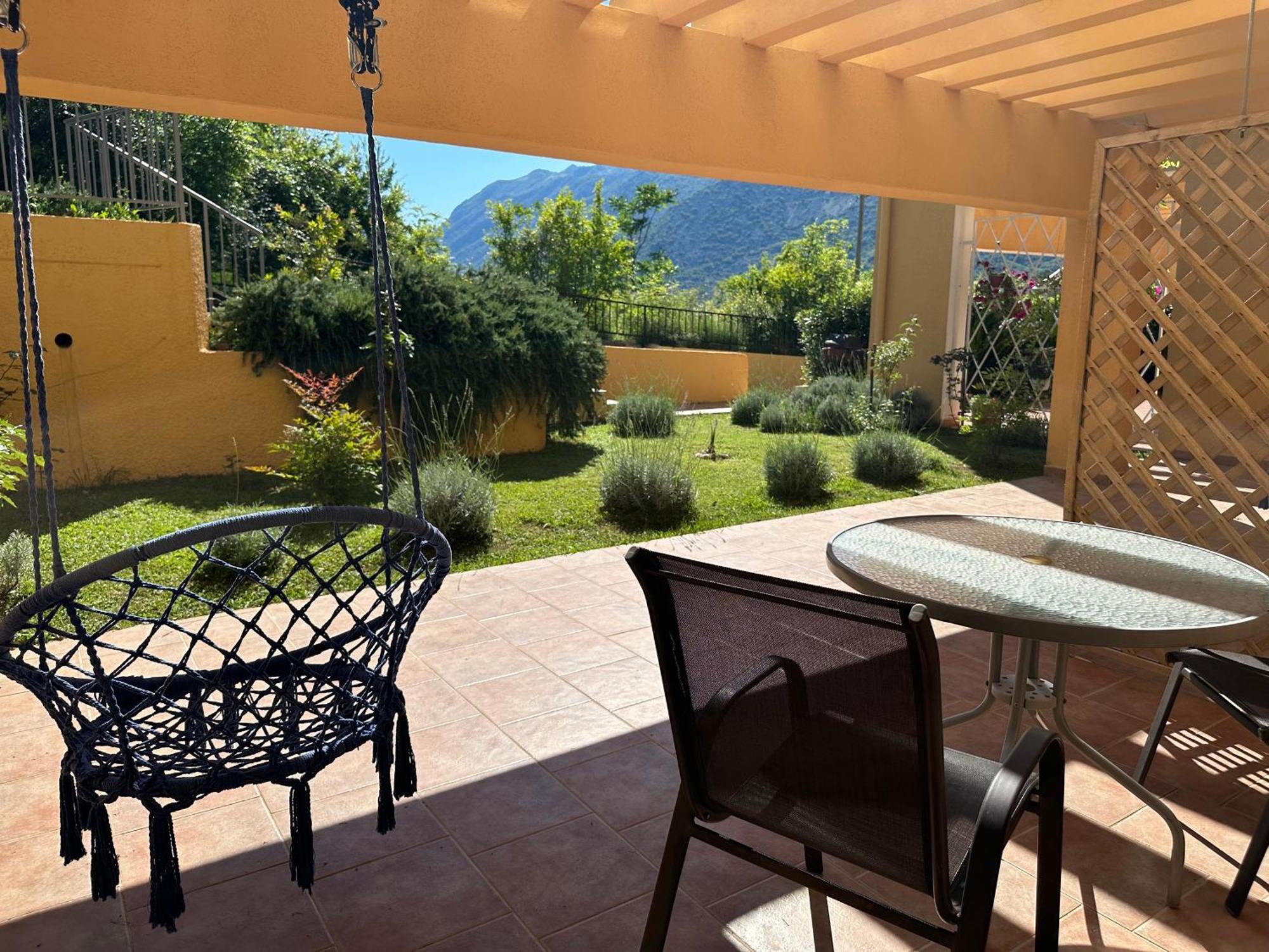 Villa Risan Apartments Eksteriør bilde