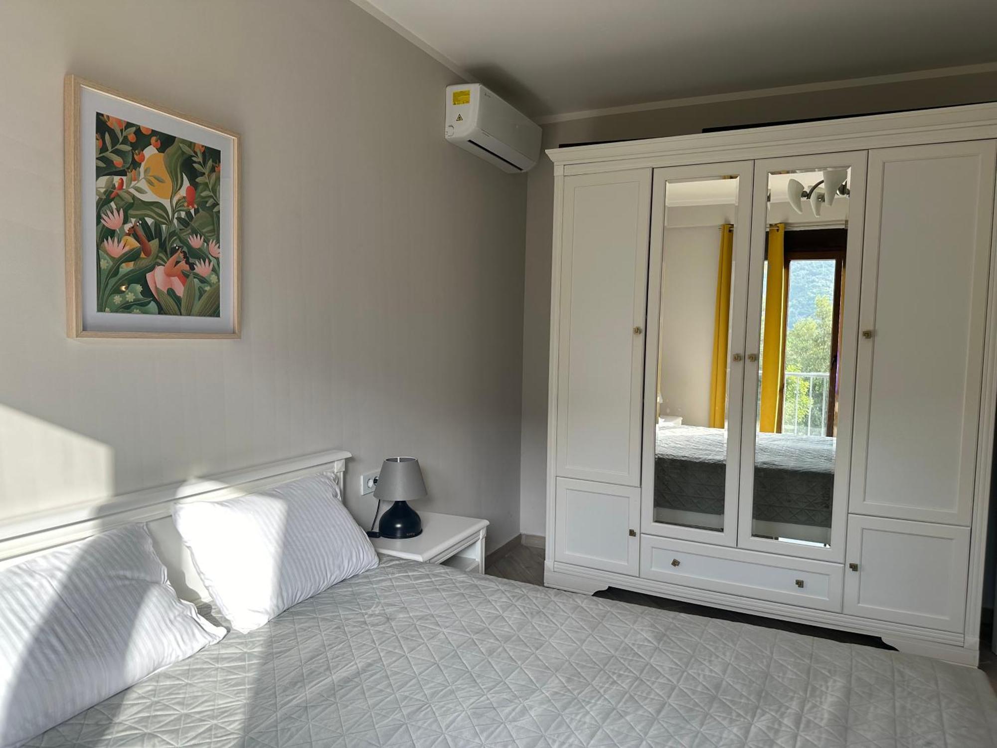 Villa Risan Apartments Eksteriør bilde